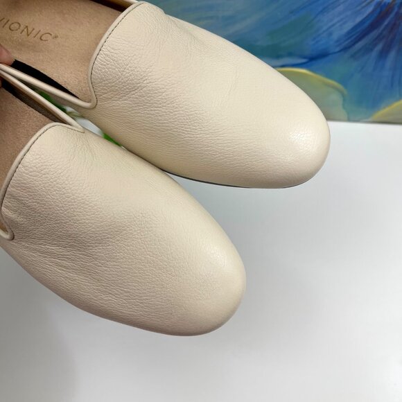 Vionic Willa II Loafer in Cream Size 7 - Picture 9 of 13